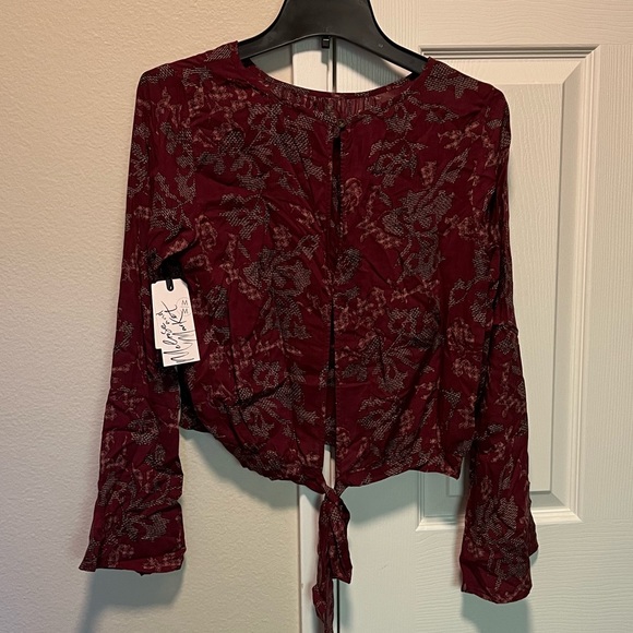 NWT Cute Pattern Long Sleeve Top - Picture 6 of 10
